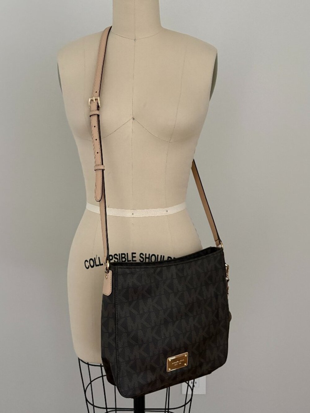 Michael Kors Jet Set Travel Large Messenger Crossbody Bag Brown Y2K Preppy Chic